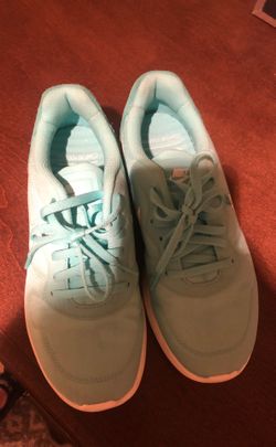 Nike shoes size 6 women’s