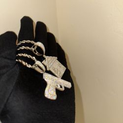 VVS1 MOISSANITES PENDANTS 