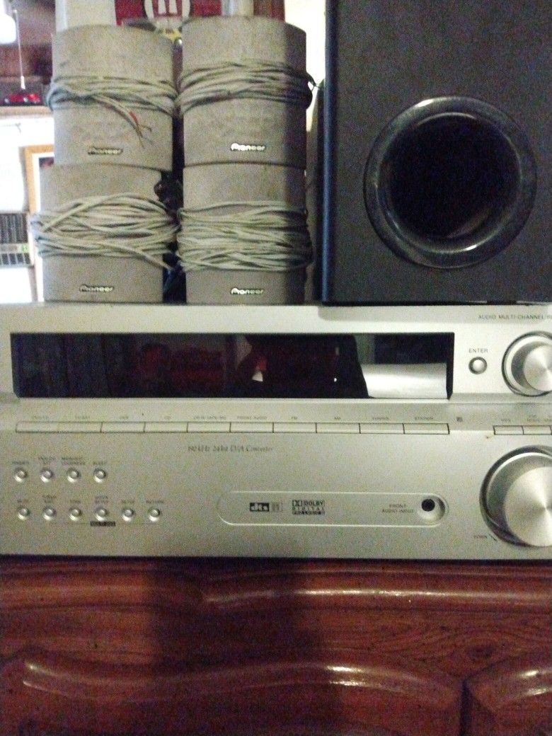 Pioneer Receiver W Speakers