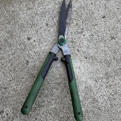 Hedge trimmers in good shape!