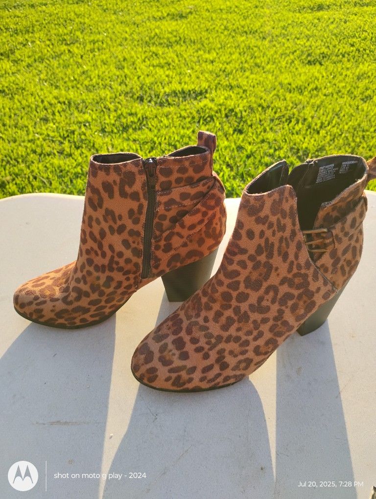 Women's (Size 11) Boots