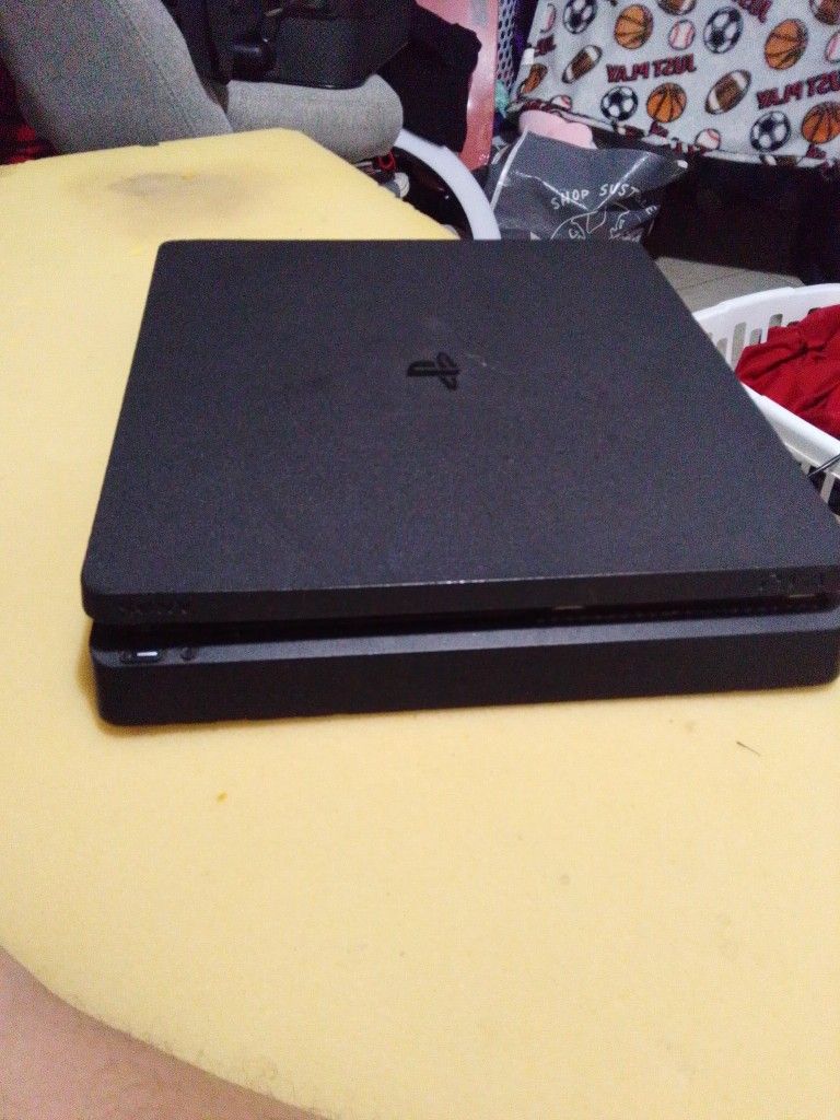 Playstation 4 Slim