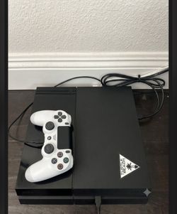 Playstation 4 w/ white controller