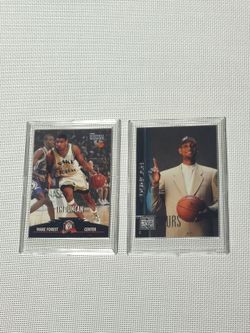 Bundle of two Tim Duncan basketball cards