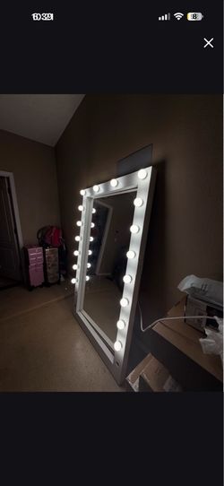 Vanity mirror