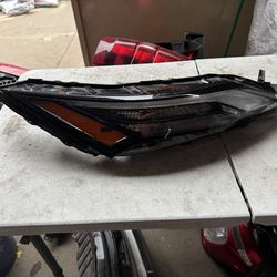 Nissan rogue Right Headlight Oem