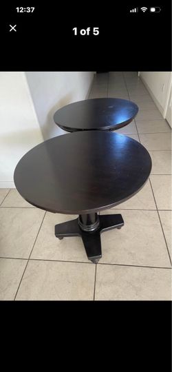 Dark Brown Pair of Round Pedestal beautiful End Tables $25