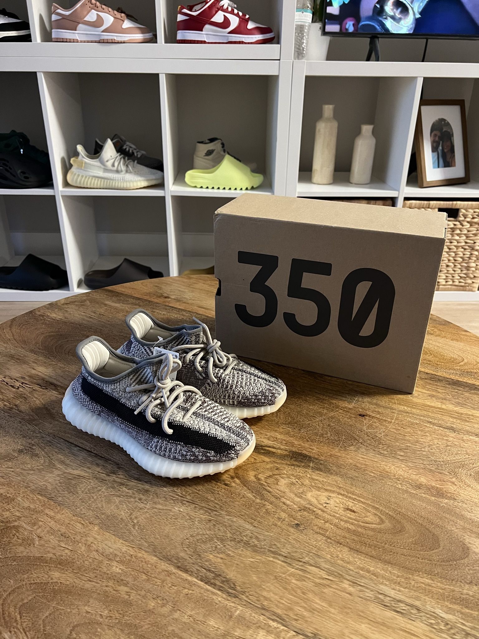 Yeezy 350v2 Zyon Size Deadstock