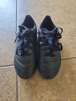 Boys soccer cleats size 12