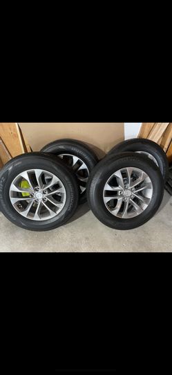 235/65R17 Hankook Tire Set