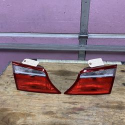 2013-2016 Hyundai Santa Fe left and right tailgate taillights OEM