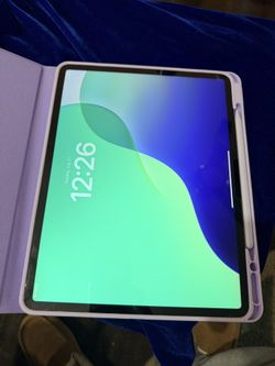 Apple iPad Air 13-inch M3 Chip 2025 128GB Wi-Fi + Cellular BC-6 BH-100% Bundle  . Excellent Condition. Comes with Charger and Case and Campatible Pen 