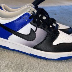 Women’s Dunks Size 8.5 