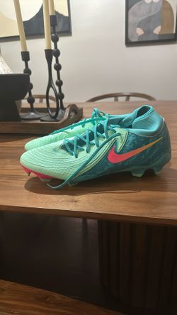 Nike Cleat