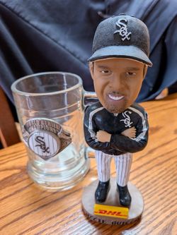 Ozzie (DHL) Bobblehead / World series Mug