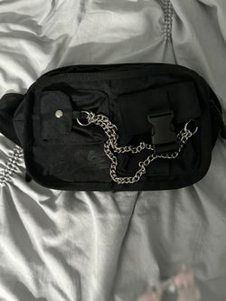 black chain fanny pack