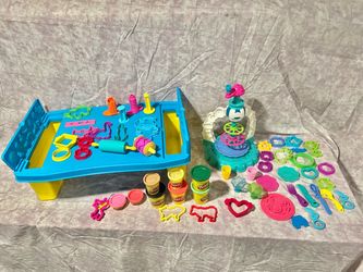 Play-Doh Table and Accessories Bundle
