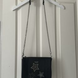 Woman’s Guess purse crossbody excellent condition 