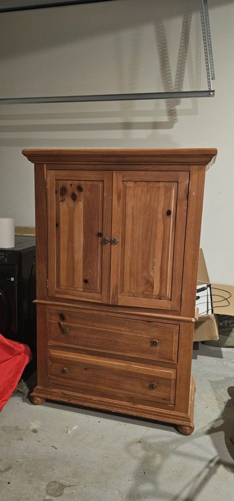 Armoire Wood