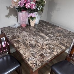 Dinning Table With 6 Chairs 