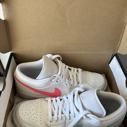 Air Jordan 1 Low White Multi-Color Swoosh shoes - size 11.5