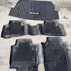Toyota RAV4 floor mats