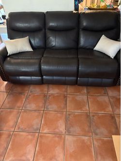Couch / Recliner