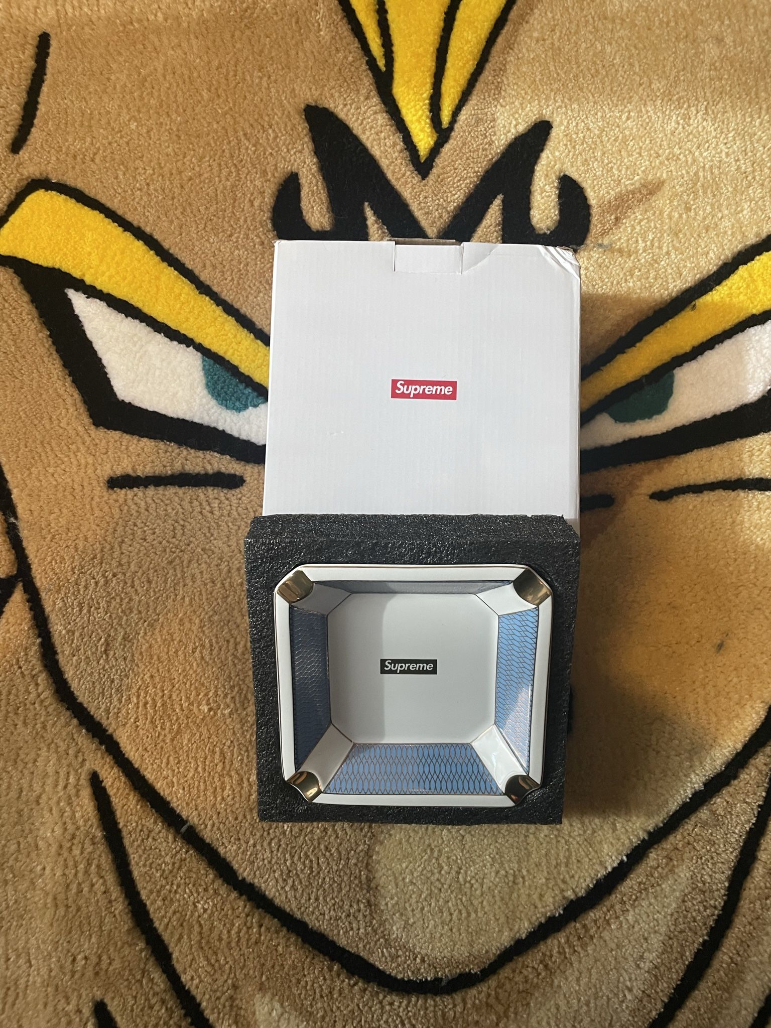 Supreme Ashtray