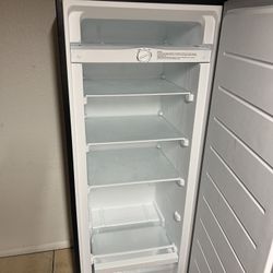 7.1 cu. ft. Upright Freezer
