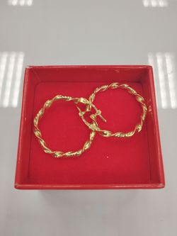18k Gold Earrings 2.3g