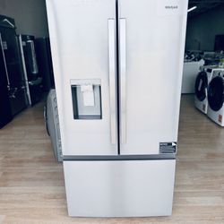 Brand-New Whirlpool - 36-Inch French Door Refrigerator with In-Door Water and Ice Maker - 30 cu. ft - Fingerprint Resistant Stainless WRFF3536SZ