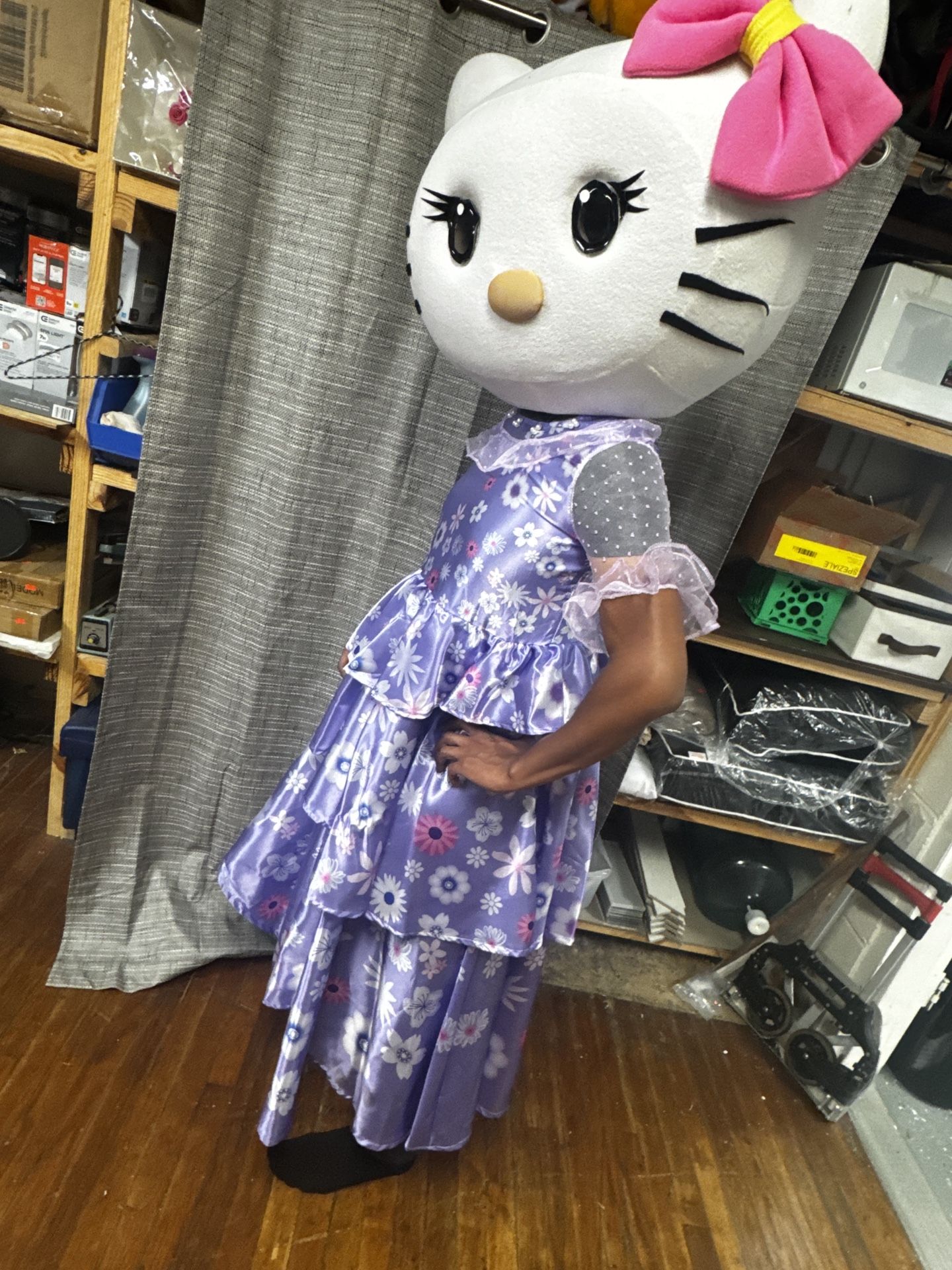 🎉 USED HELLO KITTY MASCOT COSTUME (PURPLE DRESS) – ADULT SIZE 🎉  🐱 Character: Hello Kitty (Purple Dress Edition) 📦 Condition: Used – what you see 