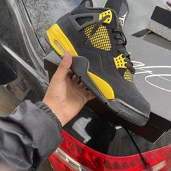 Yellow Thunder Jordan 4