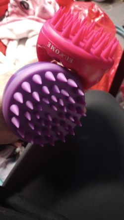 Shampoo brush