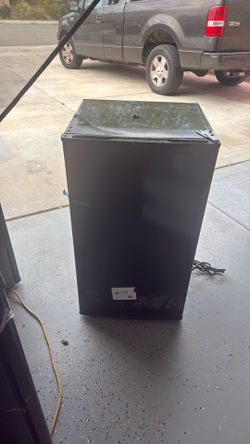 Mini fridge
