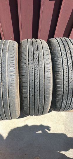 Tire 215/55 R18 95v