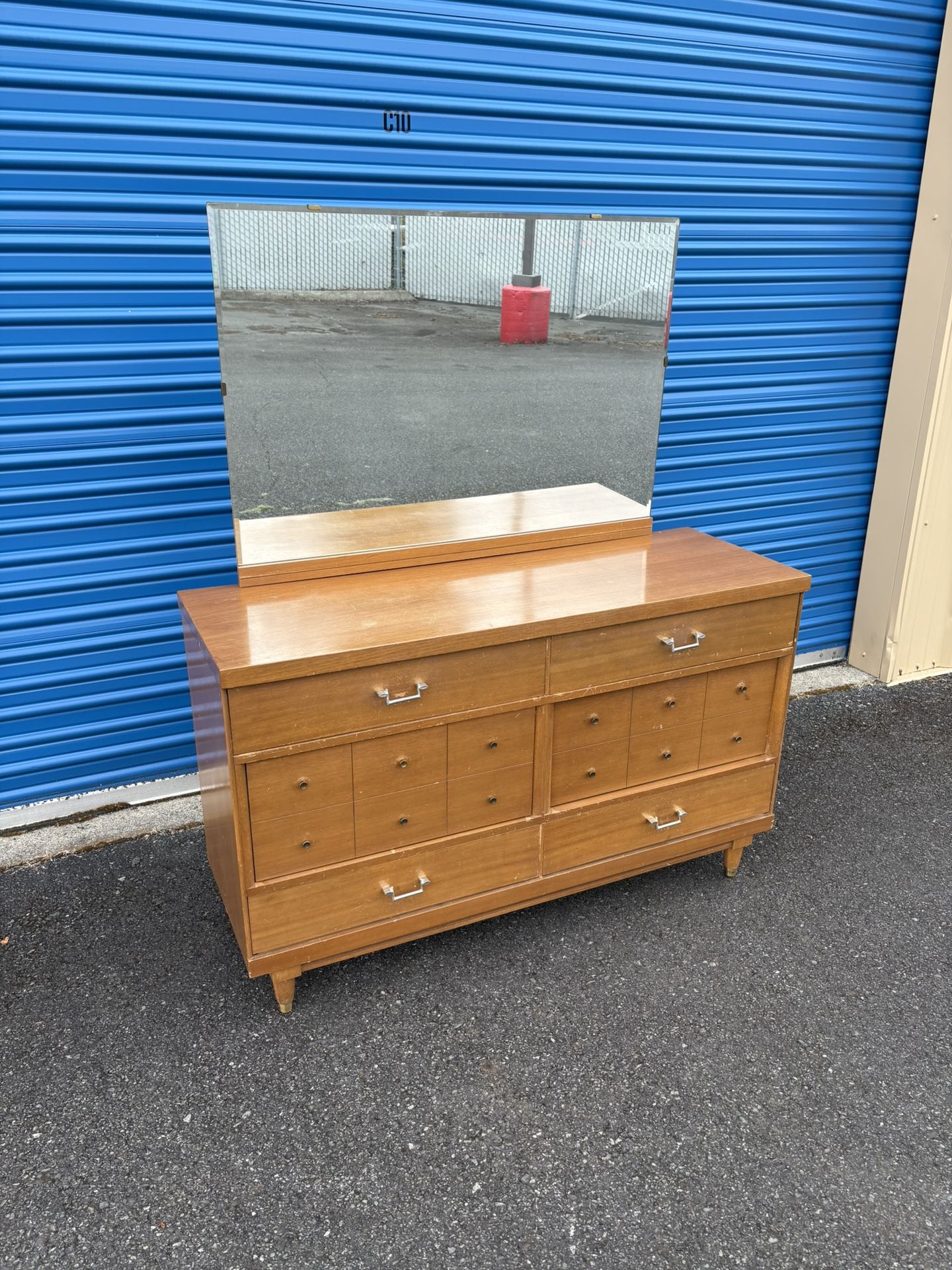 Mid Century Modern 6 Drawer Dresser With Mirror