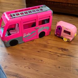 2 Barbie Campers