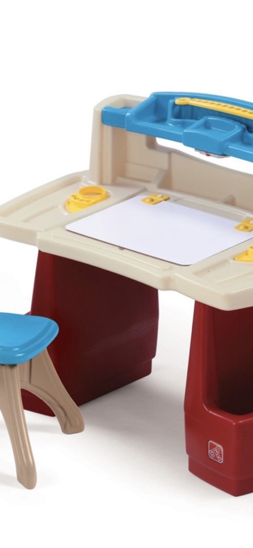 Step 2 Deluxe Art Master Desk And Chair