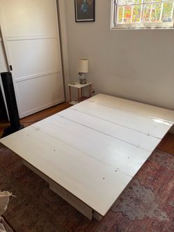 Queen bed platform with drawers
