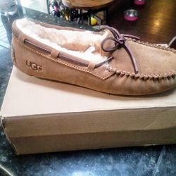 Women's UGG Slippers Size 9