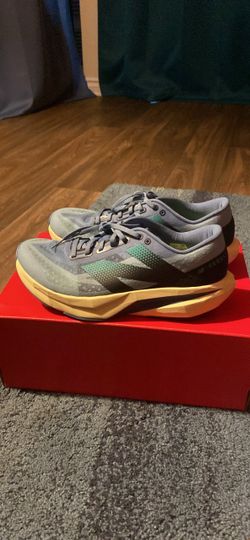 Fuelcell rebel v4 size 9.5 men’s