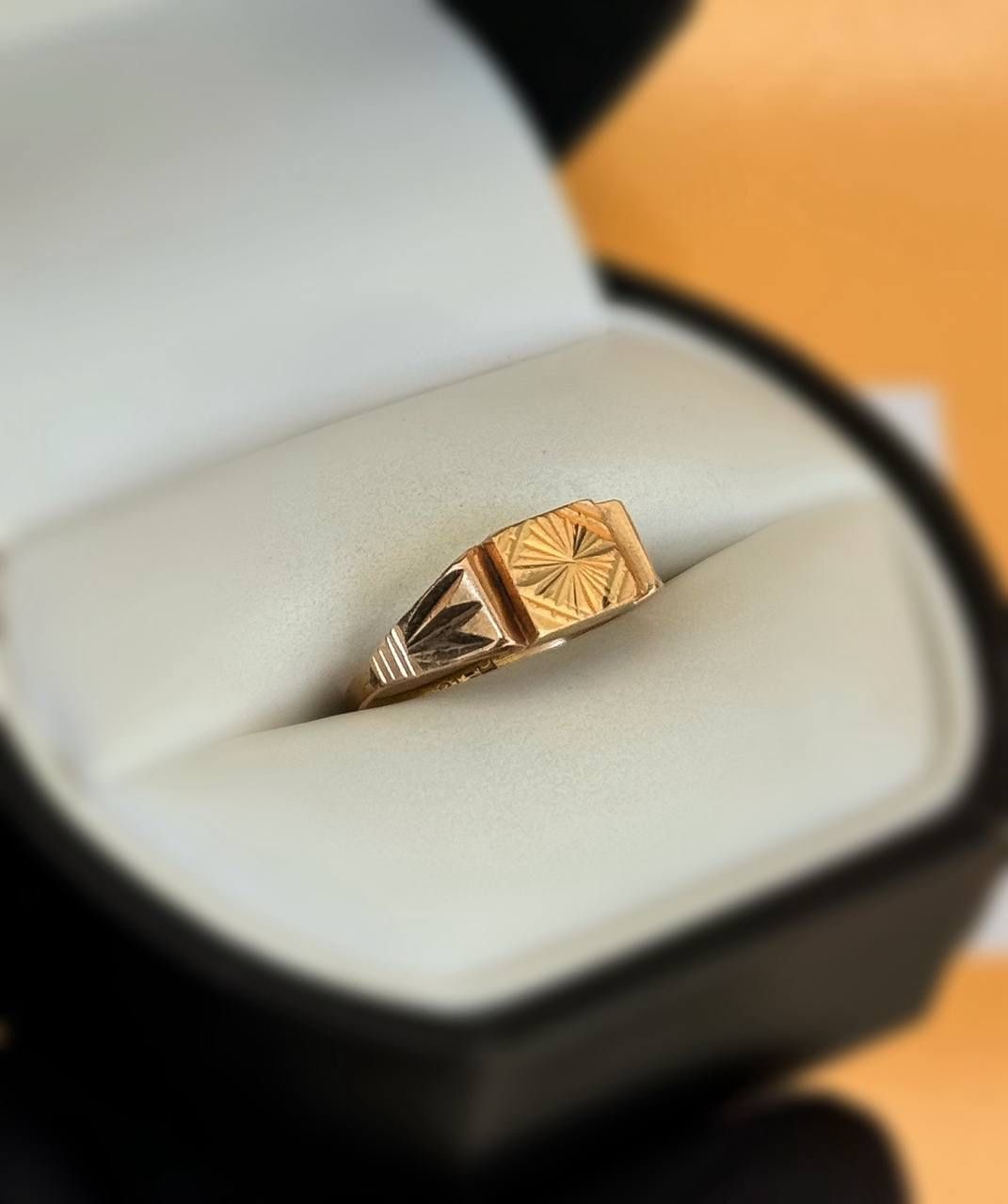 Jewelry Vintage 18k solid yellow gold ring sz 5.00