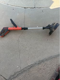 Battery Powered Black and Decker Weedwacker Trimmer and Edger