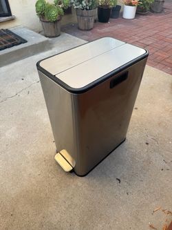 2 bin (7.5 gl each) trash can