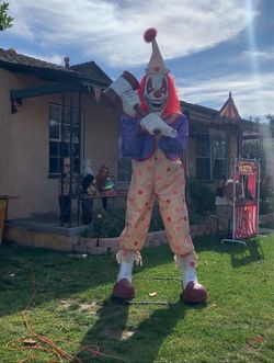 8.5 Ft GIANT CARNIVAL CARL Halloween Animatronic