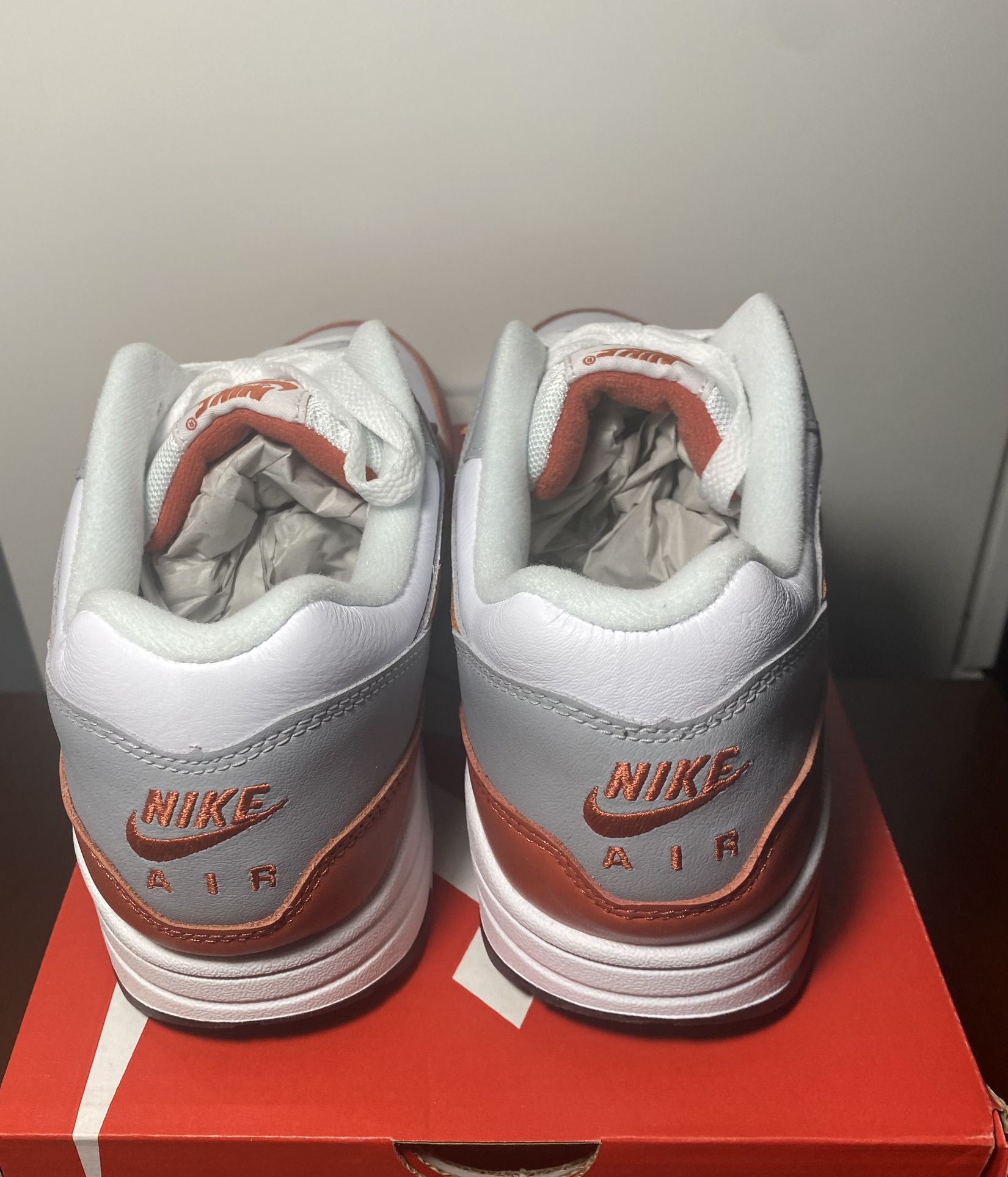 Nike DH4059-102 Air Max 1 LV8 Mens Lifestyle Shoe - Orange/White/Grey –