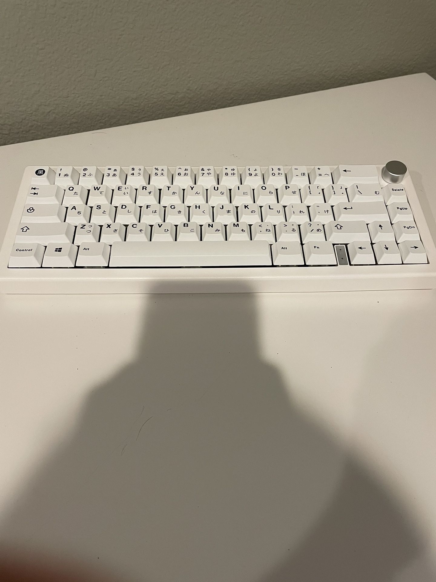 custom keyboard brand new gmk67 all white