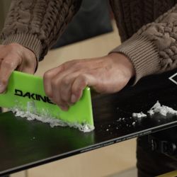 🏂 Snowboard Hot Wax Service – 7-Step Performance Wax ($25)