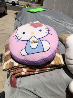hello kitty pillow (big)